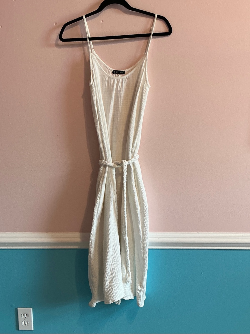 Very J White Textured Midi Dress with Waist Tie